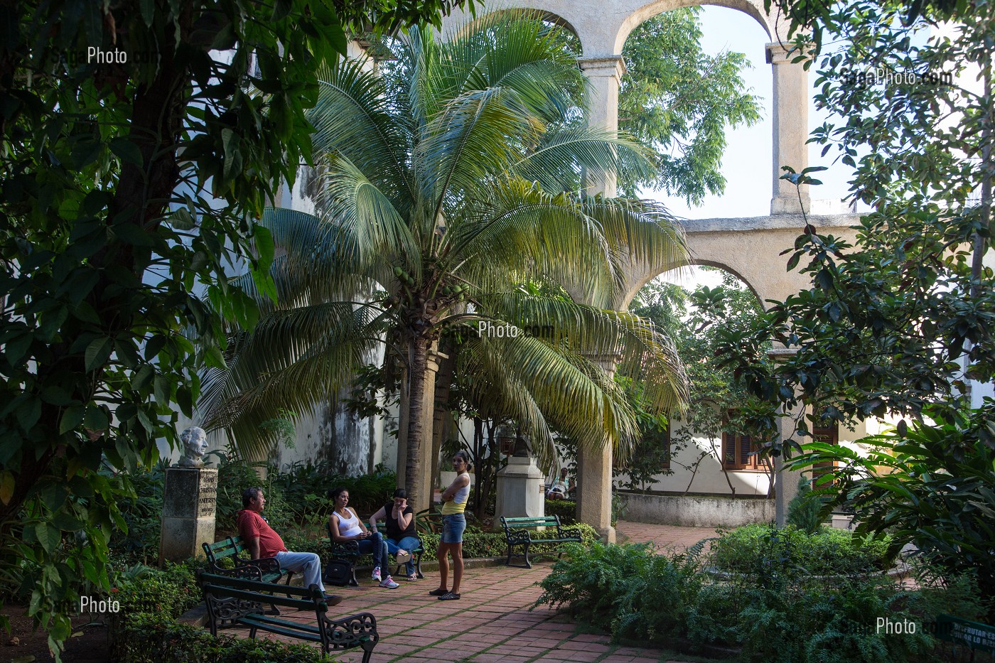 SQUARE HANS CHRISTIAN ANDERSEN, RUE MERCADERES, LA HAVANE, CUBA, CARAIBES 