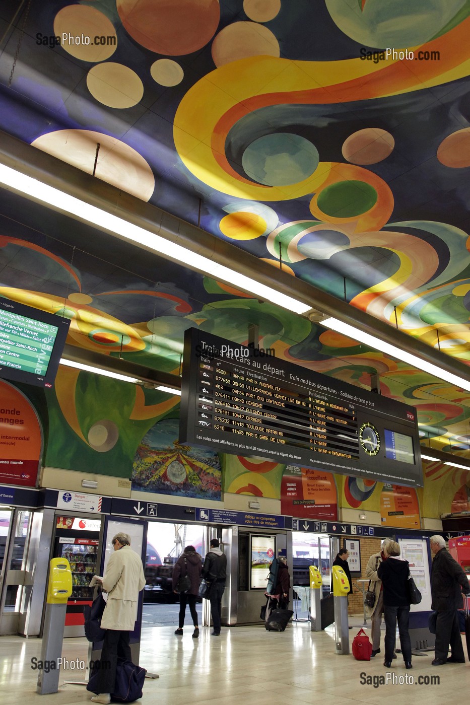 PLAFOND PEINT DE LA GARE DE PERPIGNAN, PYRENEES-ORIENTALES, FRANCE 