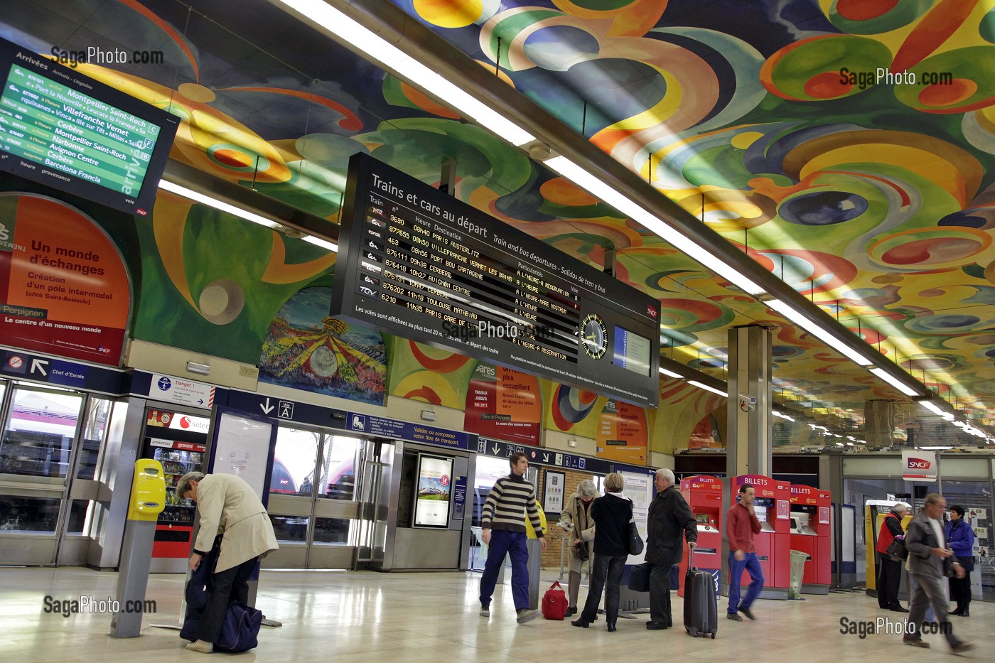 PLAFOND PEINT DE LA GARE DE PERPIGNAN, PYRENEES-ORIENTALES, FRANCE 