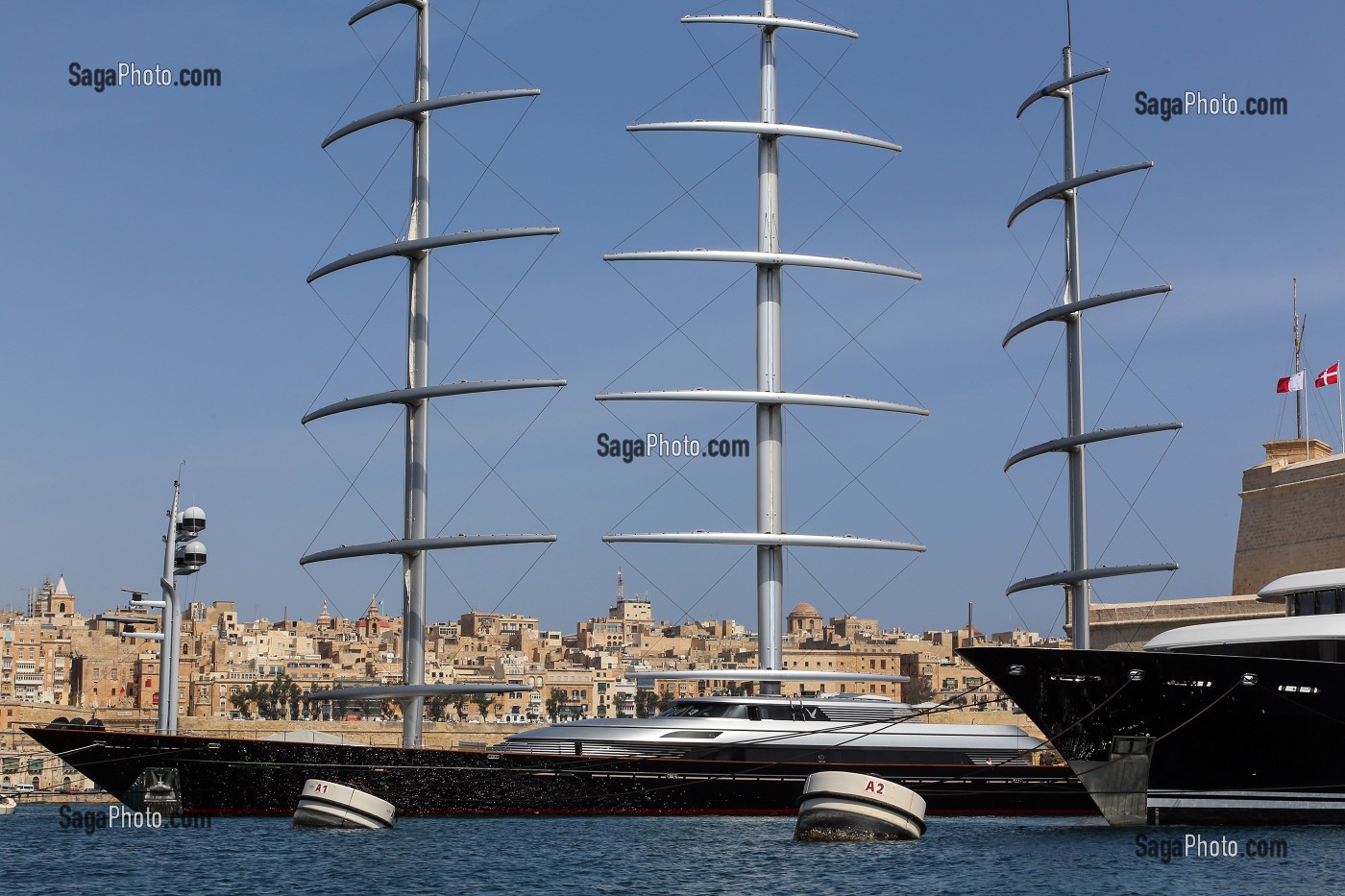 YACHT DE MILLIARDAIRES, MARINA DE VITTORIOSA ET LA VALETTE, MALTE 
