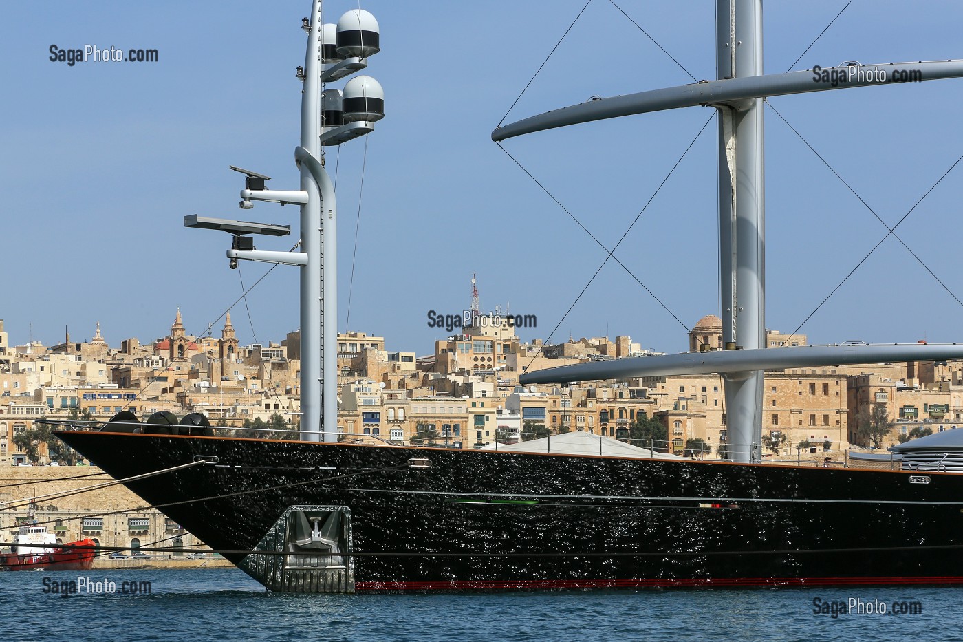YACHT DE MILLIARDAIRE, MARINA DE VITTORIOSA ET LA VALETTE, MALTE 