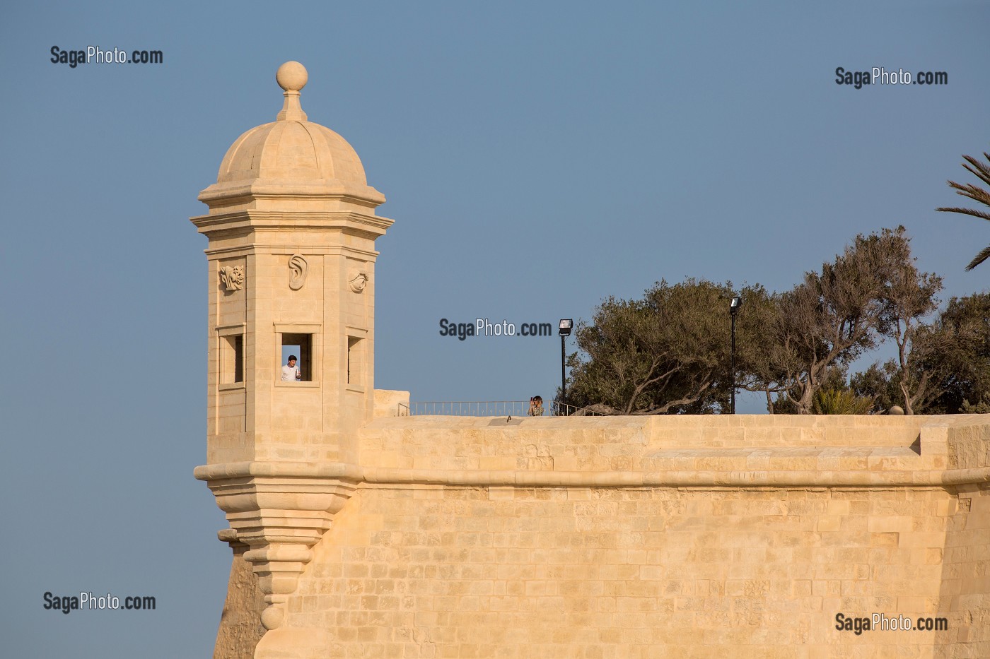 REMPARTS DE FLORIANA. LA TOUR DE GUET DE SENGLEA, DU SAFE HAVEN GARDENS, DECOREE DE L'OEIL ET L'OREILLE DE L'ORDRE DES CHEVALIERS DE MALTE, LA VALETTE, MALTE 