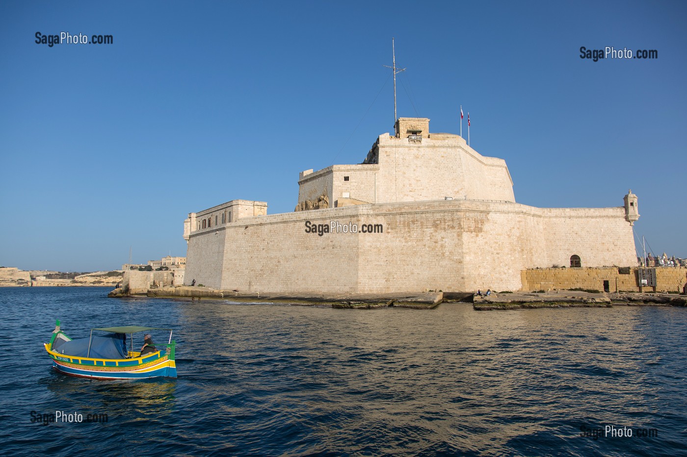 LUZZU, BATEAU DE PECHE, FORT SANT ANGELO, FORT SAINT ANGE, BIRGU, VITTORIOSA, GRAND PORT DE LA VALETTE, MALTE 