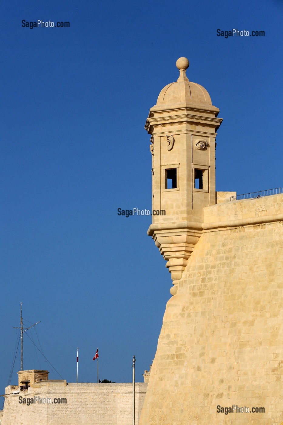 REMPARTS DE FLORIANA. LA TOUR DE GUET DE SENGLEA, DU SAFE HAVEN GARDENS, DECOREE DE L'OEIL ET L'OREILLE DE L'ORDRE DES CHEVALIERS DE MALTE, MALTE 