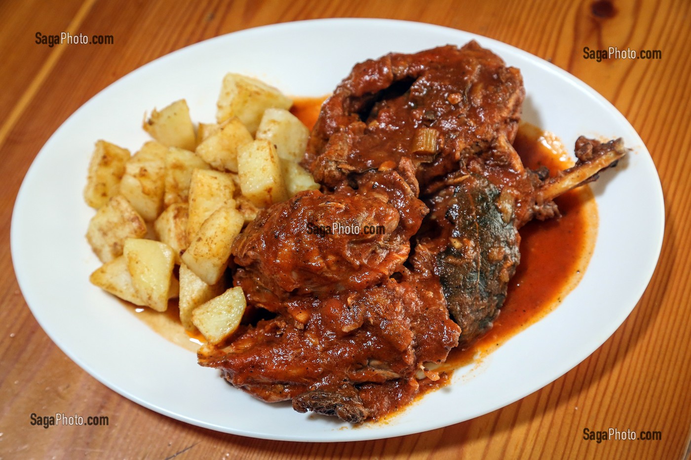 RAGOUT DE LAPIN A LA MALTAISE, STUFFAT TAL FENEK, RESTAURANT TA RIKARDU, VICTORIA, RABAT, ILE DE GOZO, MALTE 