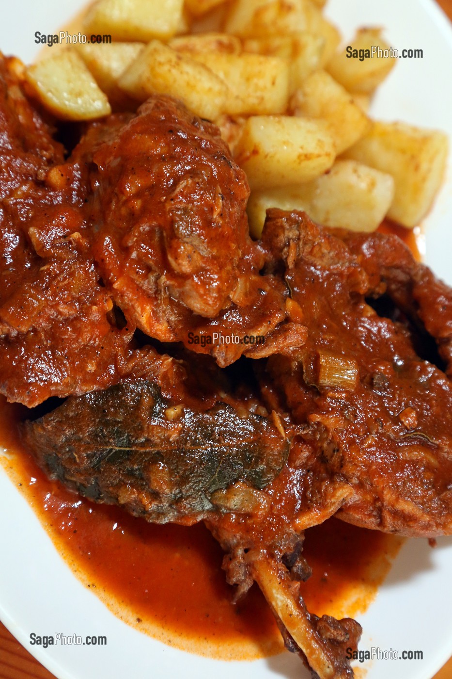 RAGOUT DE LAPIN A LA MALTAISE, STUFFAT TAL FENEK, RESTAURANT TA RIKARDU, VICTORIA, RABAT, ILE DE GOZO, MALTE 