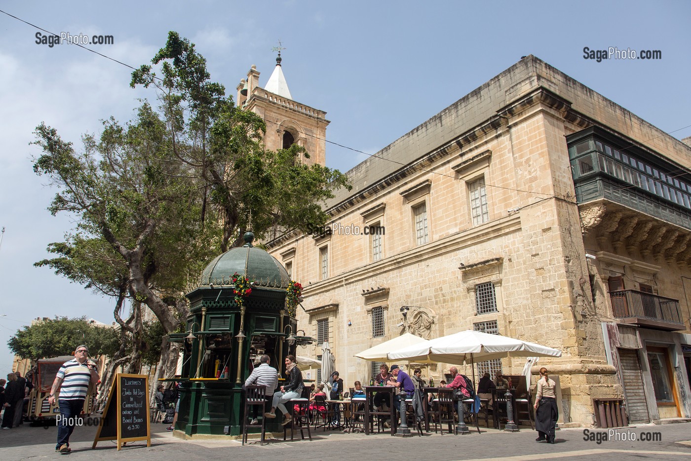 TERRASSE DEVANT CO CATHEDRALE SAINT JEAN, LA VALETTE, MALTE 