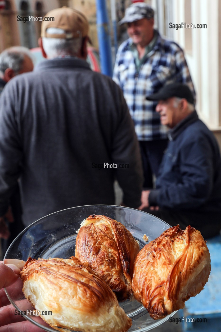 PASTIZZI, CRYSTAL PALACE, FEUILLETE CHAUD A LA RICOTTE ET AUX PETITS POIS, RABAT, MALTE 