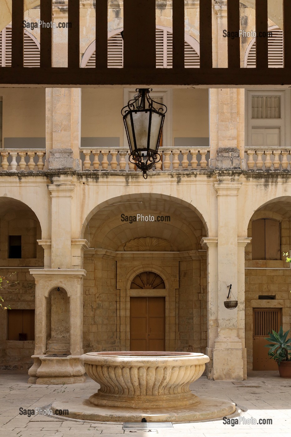 COUR INTERIEURE DANS LA CITE DE MDINA, MALTE 