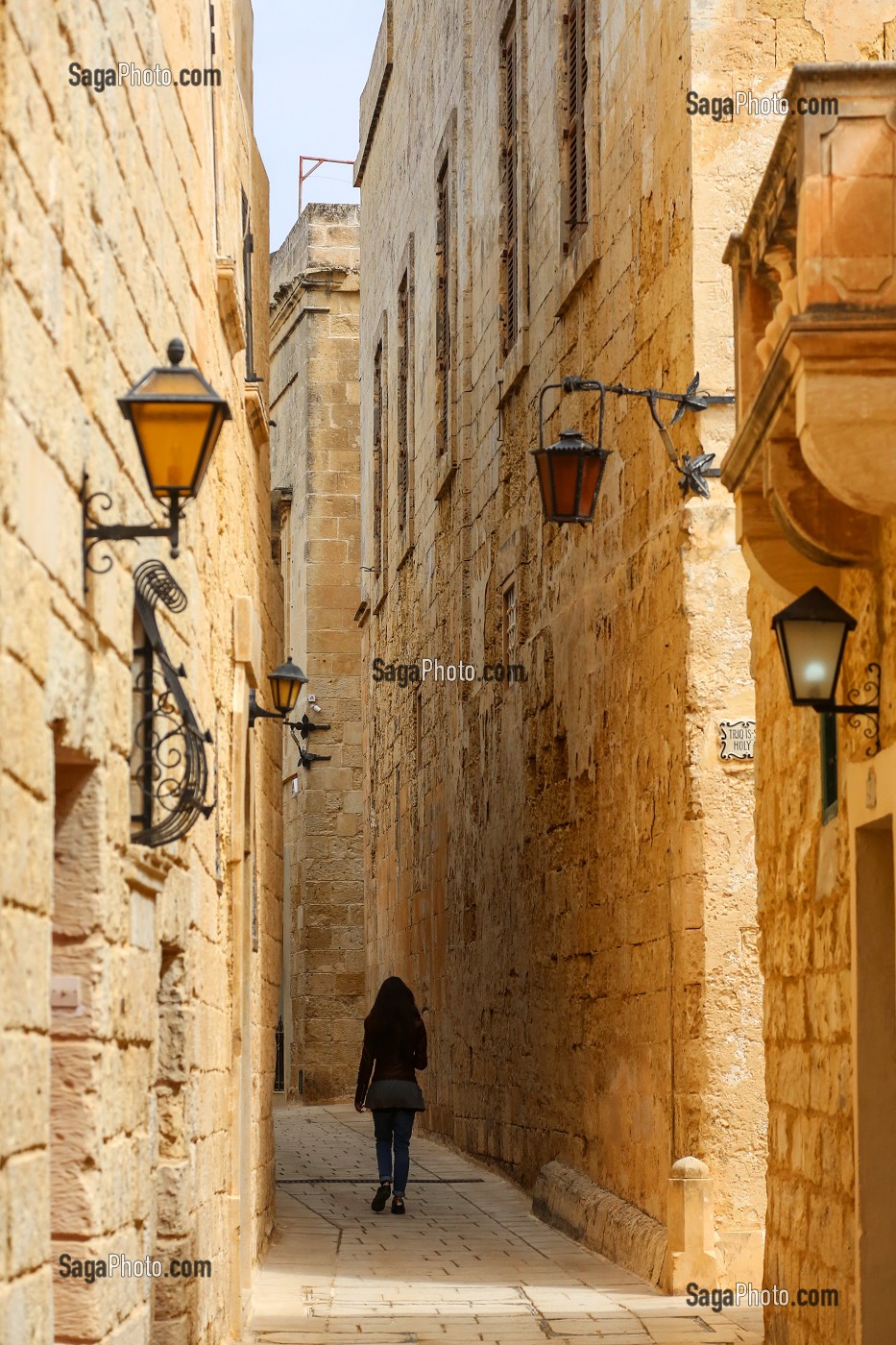 RUELLE DE MDINA ET PASSANTE, MALTE 
