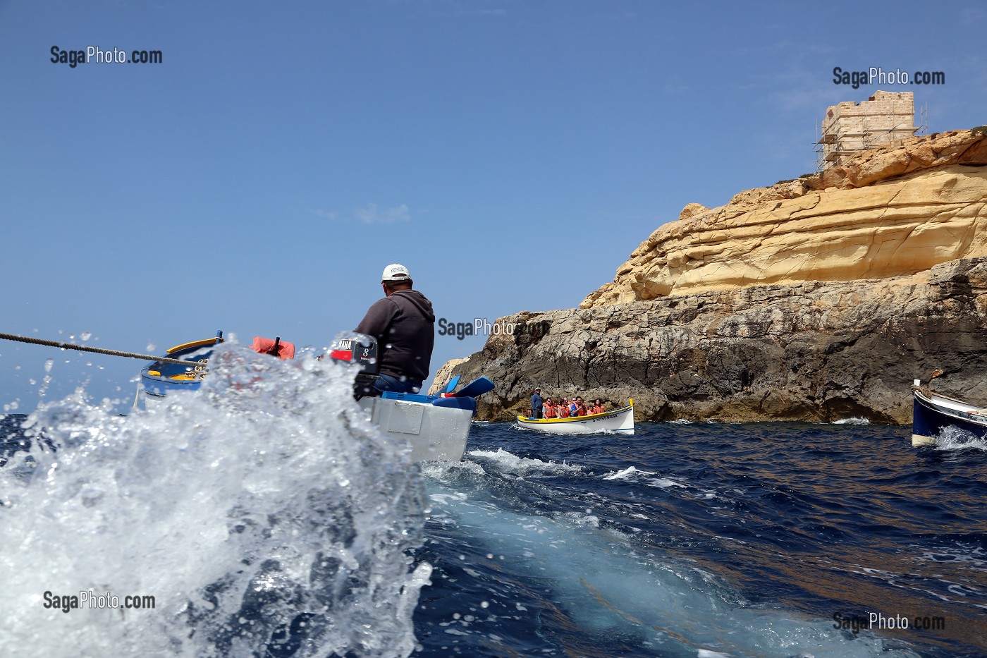 BATEAU POUR LA VISITE DE LA GROTTE BLEUE, PRES DE WIED IZ ZURRIEQ, DANS LE SUD OUEST DE MALTE 