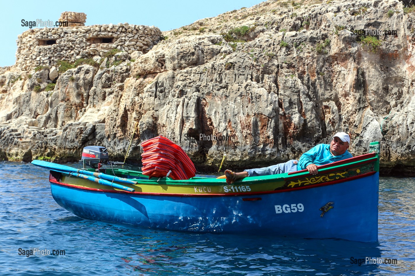 BATEAU POUR LA VISITE DE LA GROTTE BLEUE PRES DE WIED IZ ZURRIEQ, DANS LE SUD OUEST DE MALTE 