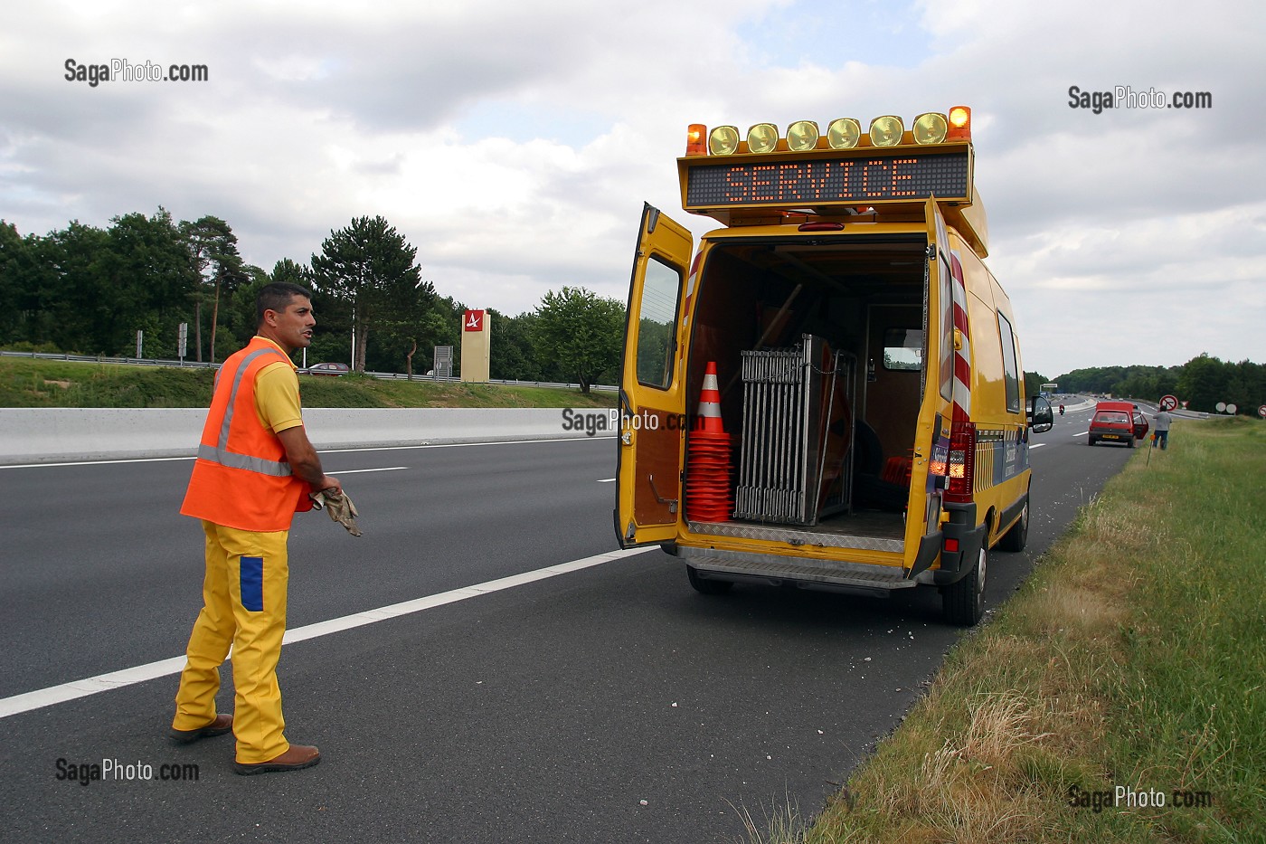 BALISAGE POUR VEHICULE EN PANNE SUR BAU, PATROUILLEUR AUTOROUTE A6, SEINE ET MARNE (77) 