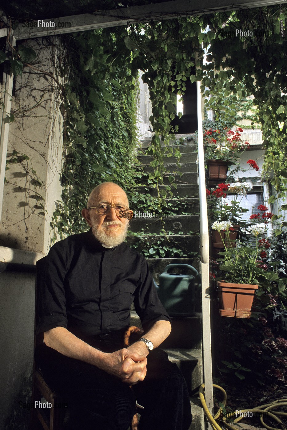 HENRI GROUES, DIT L'ABBE PIERRE, PRETRE CATHOLIQUE FRANCAIS, (1912-2007) 