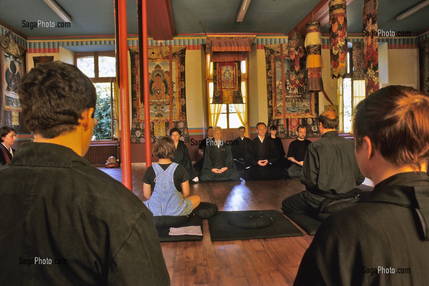 CENTRE BOUDDHISTE, SEMINAIRE ZEN, DACHANG VAJRADHARA-LING, CENTRE D'ETUDE ET DE PRATIQUE DU BOUDDHISME TIBETAIN, DOMAINE DU CHATEAU D'OSMONT, AUBRY LE PANTHOU 