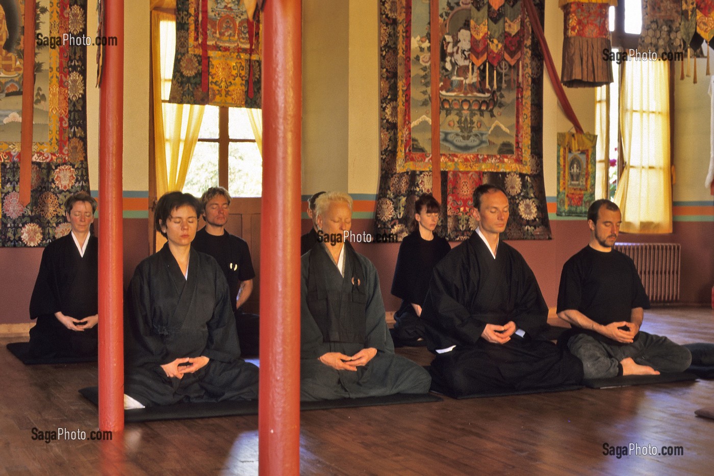 CENTRE BOUDDHISTE, SEMINAIRE ZEN, DACHANG VAJRADHARA-LING, CENTRE D'ETUDE ET DE PRATIQUE DU BOUDDHISME TIBETAIN, DOMAINE DU CHATEAU D'OSMONT, AUBRY LE PANTHOU 