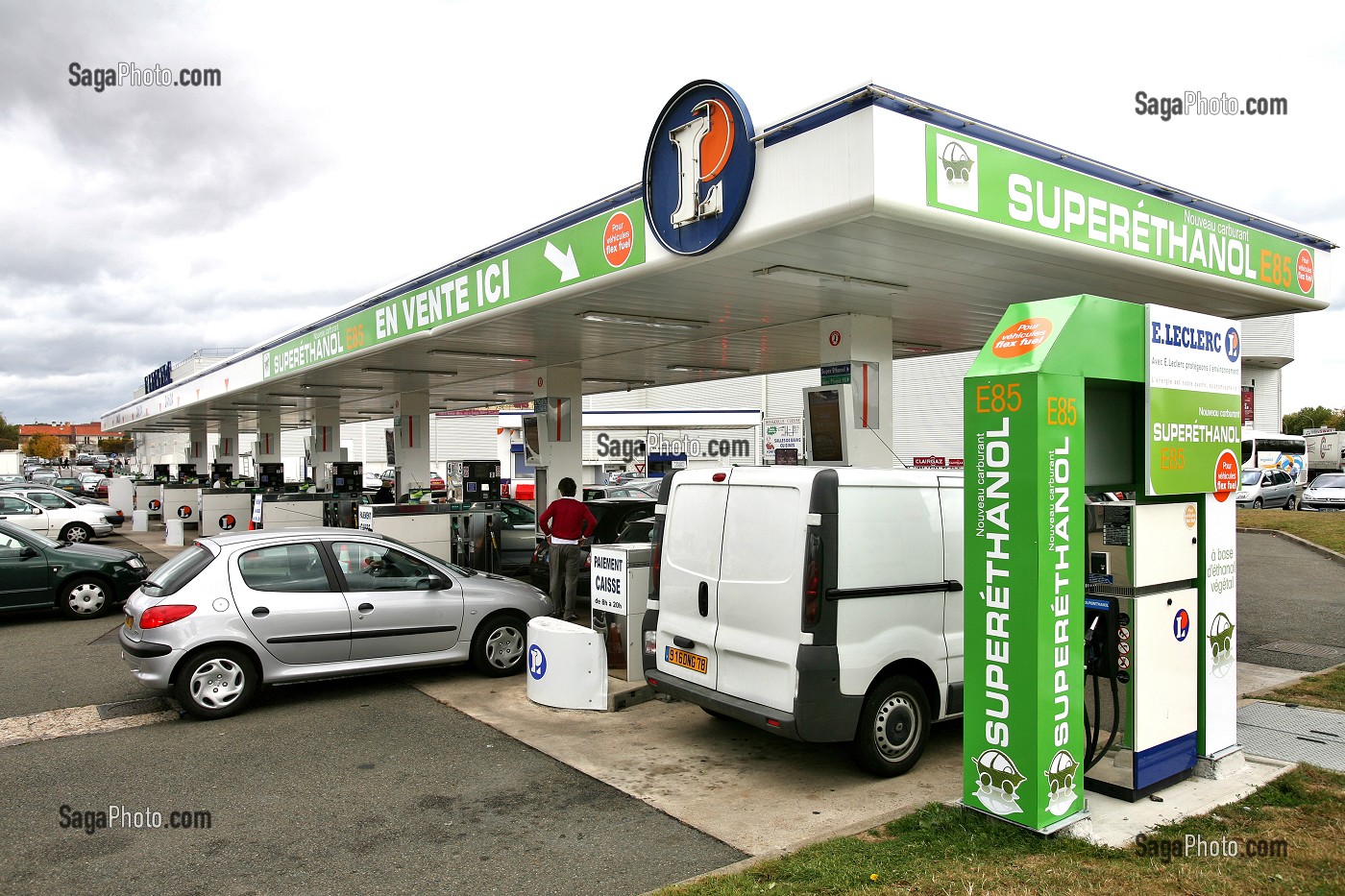 POMPE A ESSENCE SUPERETHANOL, E 85, E85, CENTRE COMMERCIAL E.LECLERC, BOIS D'ARCY, YVELINES (78) 