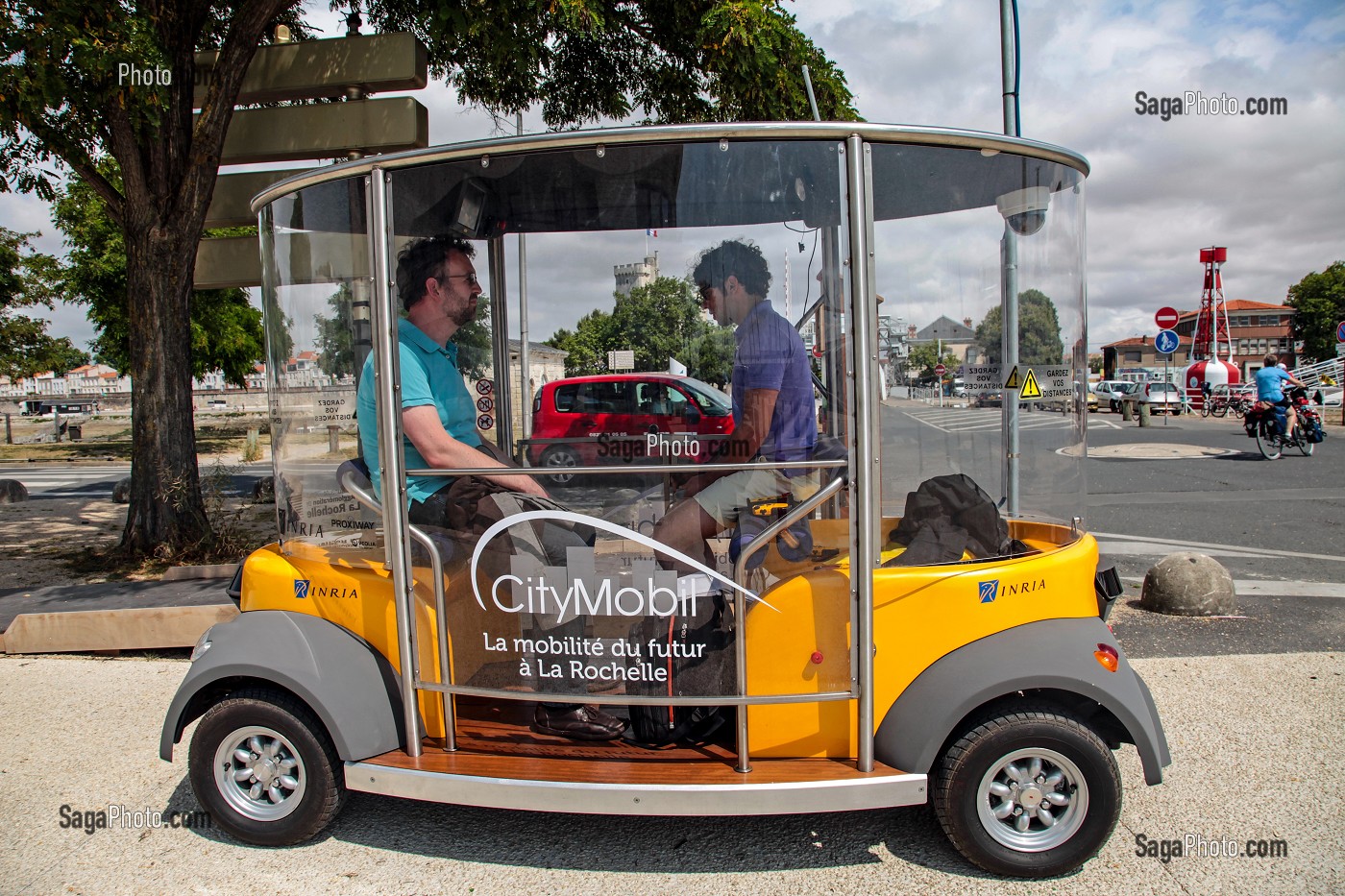 PROJET CITYMOBIL, VEHICULE ELECTRIQUE AUTOMATISE CYBUS, LA VILLE DE LA ROCHELLE TESTE EN CONDITION REELLE DES PROTOTYPES DE TRANSPORTS URBAIN ELECTRIQUE SANS CONDUCTEUR, LA ROCHELLE, CHARENTE-MARITIME, POITOU-CHARENTE, NOUVELLE-AQUITAINE, FRANCE 