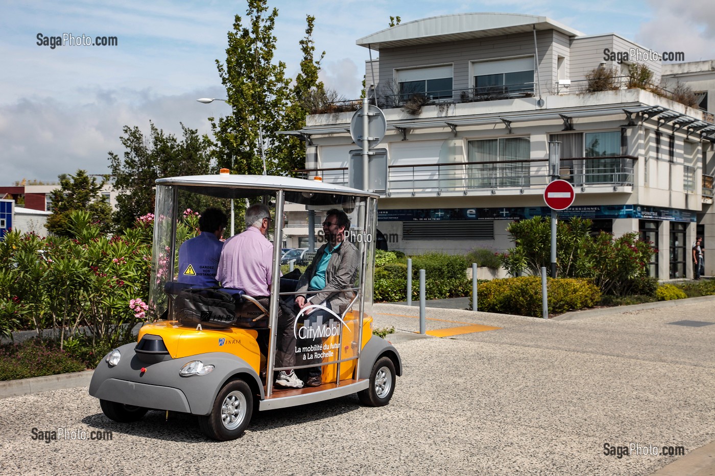 PROJET CITYMOBIL, VEHICULE ELECTRIQUE AUTOMATISE CYBUS, LA VILLE DE LA ROCHELLE TESTE EN CONDITION REELLE DES PROTOTYPES DE TRANSPORTS URBAIN ELECTRIQUE SANS CONDUCTEUR, LA ROCHELLE, CHARENTE-MARITIME, POITOU-CHARENTE, NOUVELLE-AQUITAINE, FRANCE 