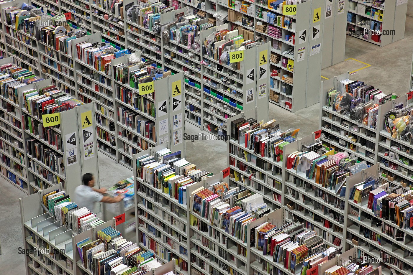 PLATEFORME LOGISTIQUE DE LA SOCIETE AMAZON 