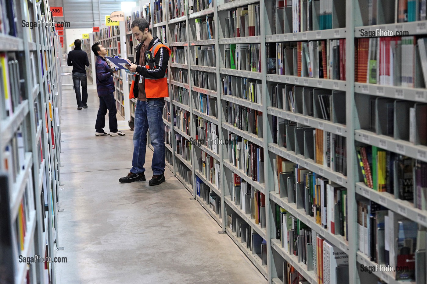 PLATEFORME LOGISTIQUE DE LA SOCIETE AMAZON 