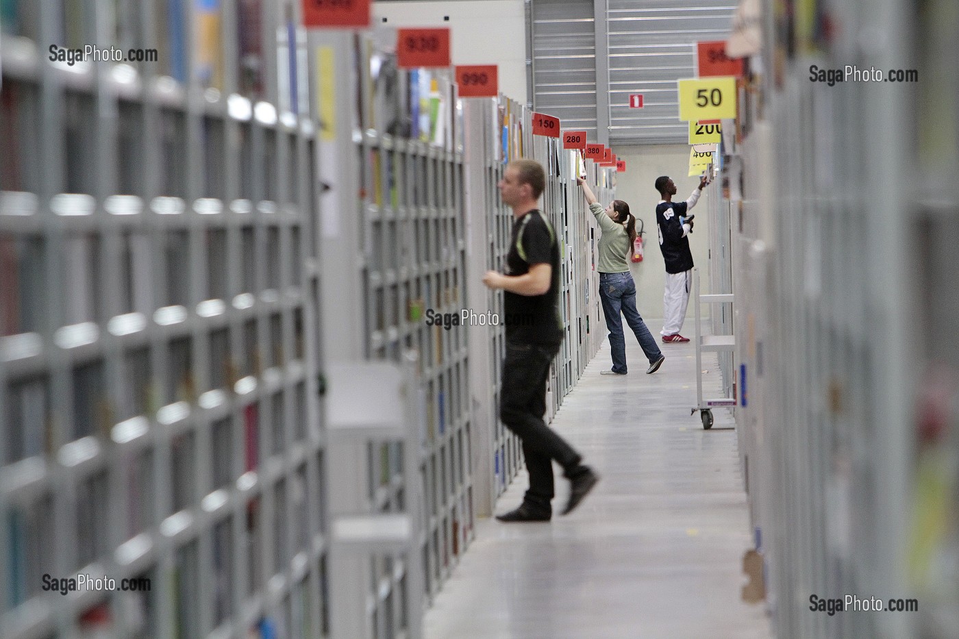 PLATEFORME LOGISTIQUE DE LA SOCIETE AMAZON 