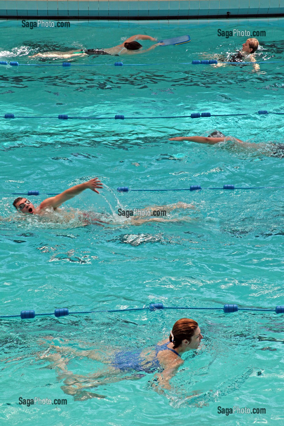 NAGEURS PISCINE MUNICIPALE 