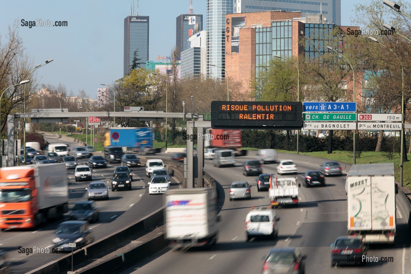 CIRCULATION SUR LE PERIHERIQUE PARISIEN, POLLUTION URBAINE 