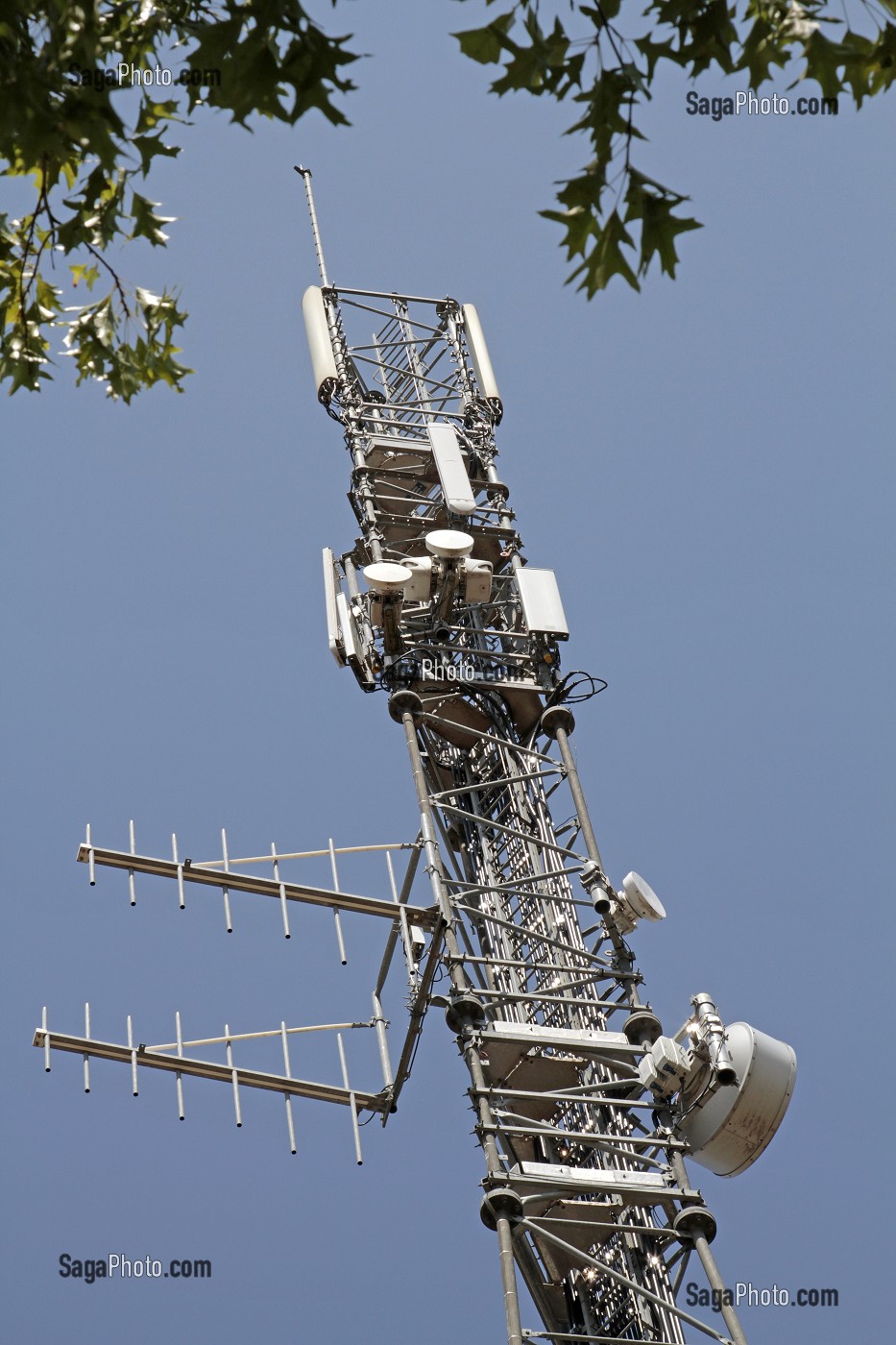 ANTENNES ET TELEPHONIE MOBILE, FRANCE 