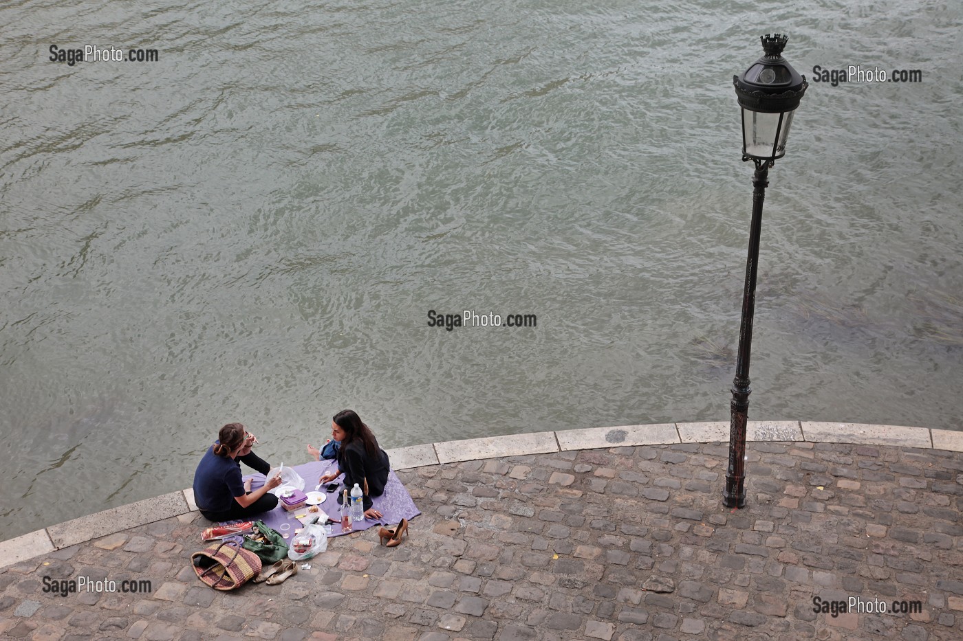 ILE SAINT-LOUIS, PARIS, FRANCE 