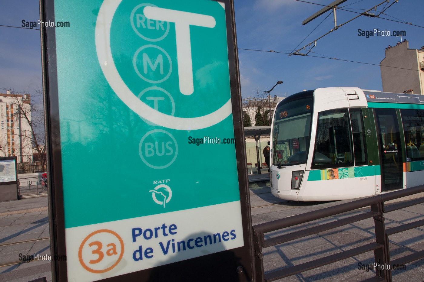 TRAMWAY, STATION DE TRAMWAY, LIGNE T3A, PORTE DE CHARENTON 