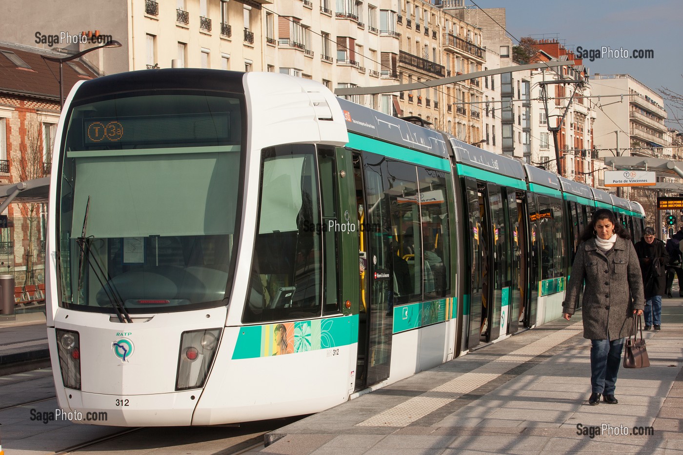 TRAMWAY, STATION DE TRAMWAY, LIGNE T3A, PORTE DE CHARENTON 