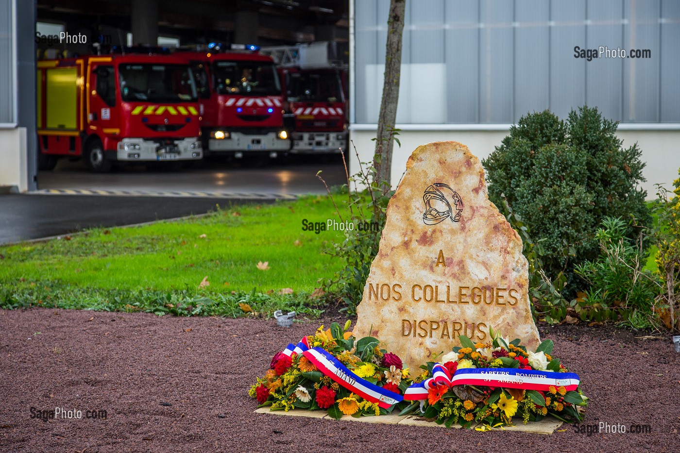 STELE DU SOUVENIR, SAPEURS POMPIERS 