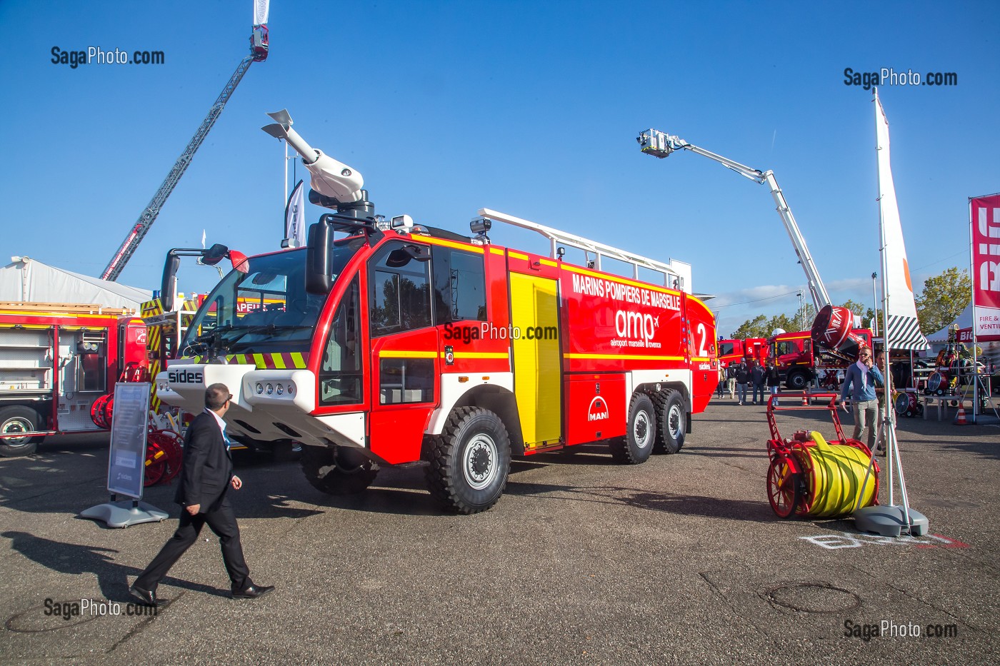 VEHICULES DE SAPEURS POMPIERS 