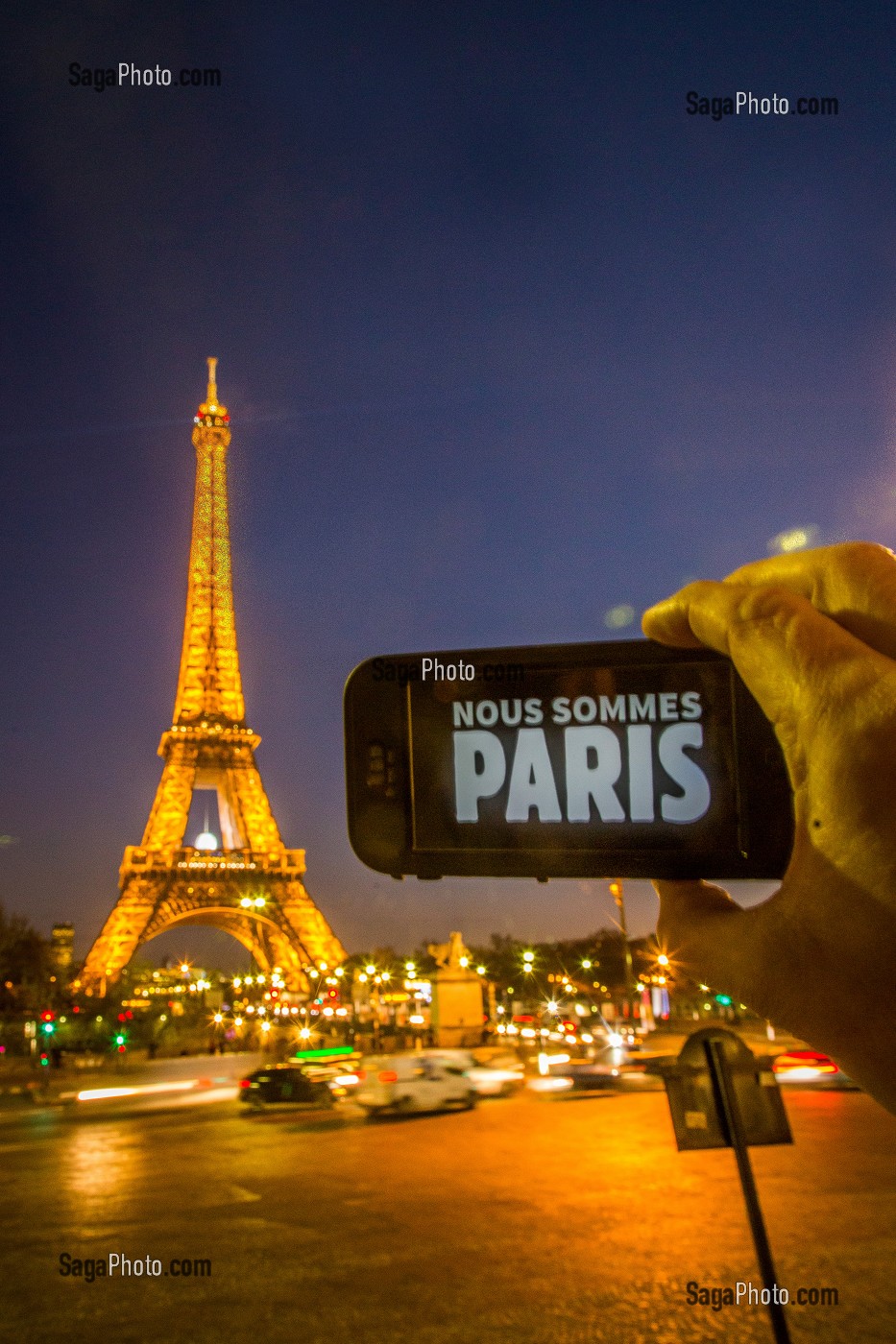 TOUR EIFFEL, NOUS SOMMES PARIS 