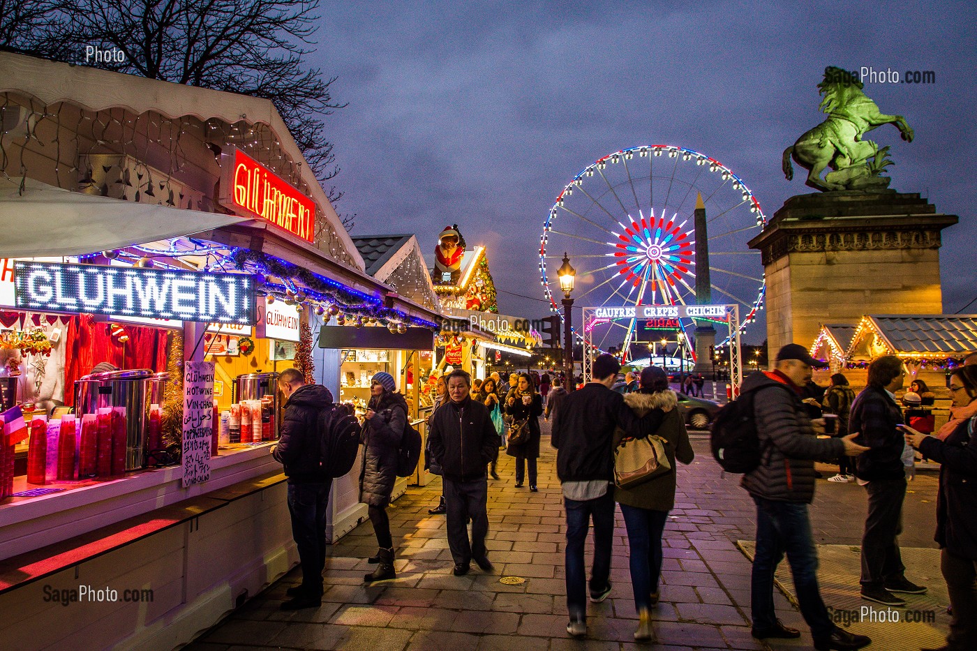 MARCHE DE NOEL, CHAMPS ELYSEE, PARIS 