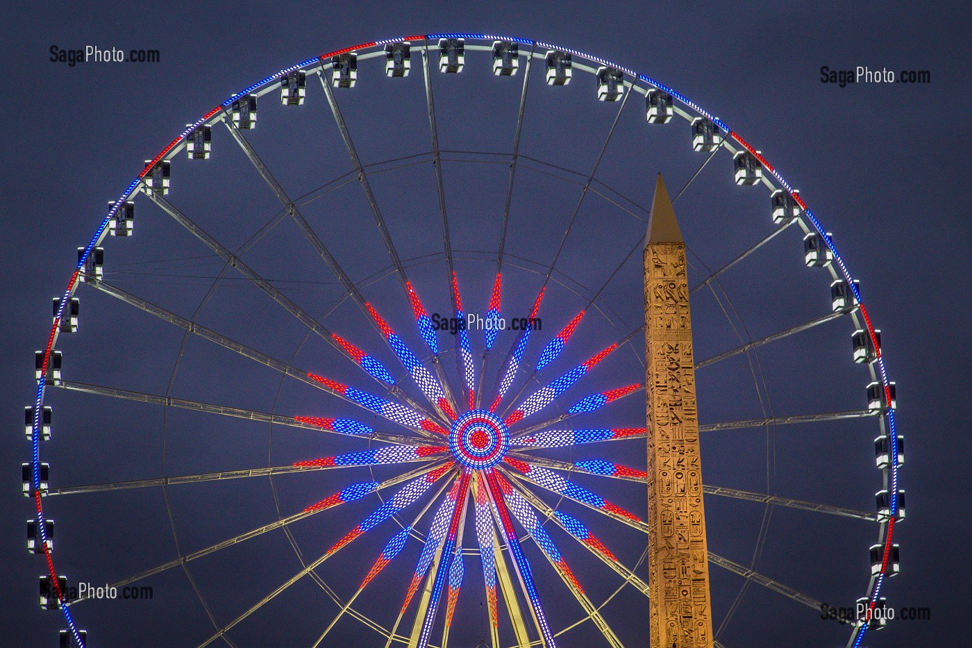 OBELISQUE, PLACE DE LA CONCORDE ET LA GRANDE ROUE 