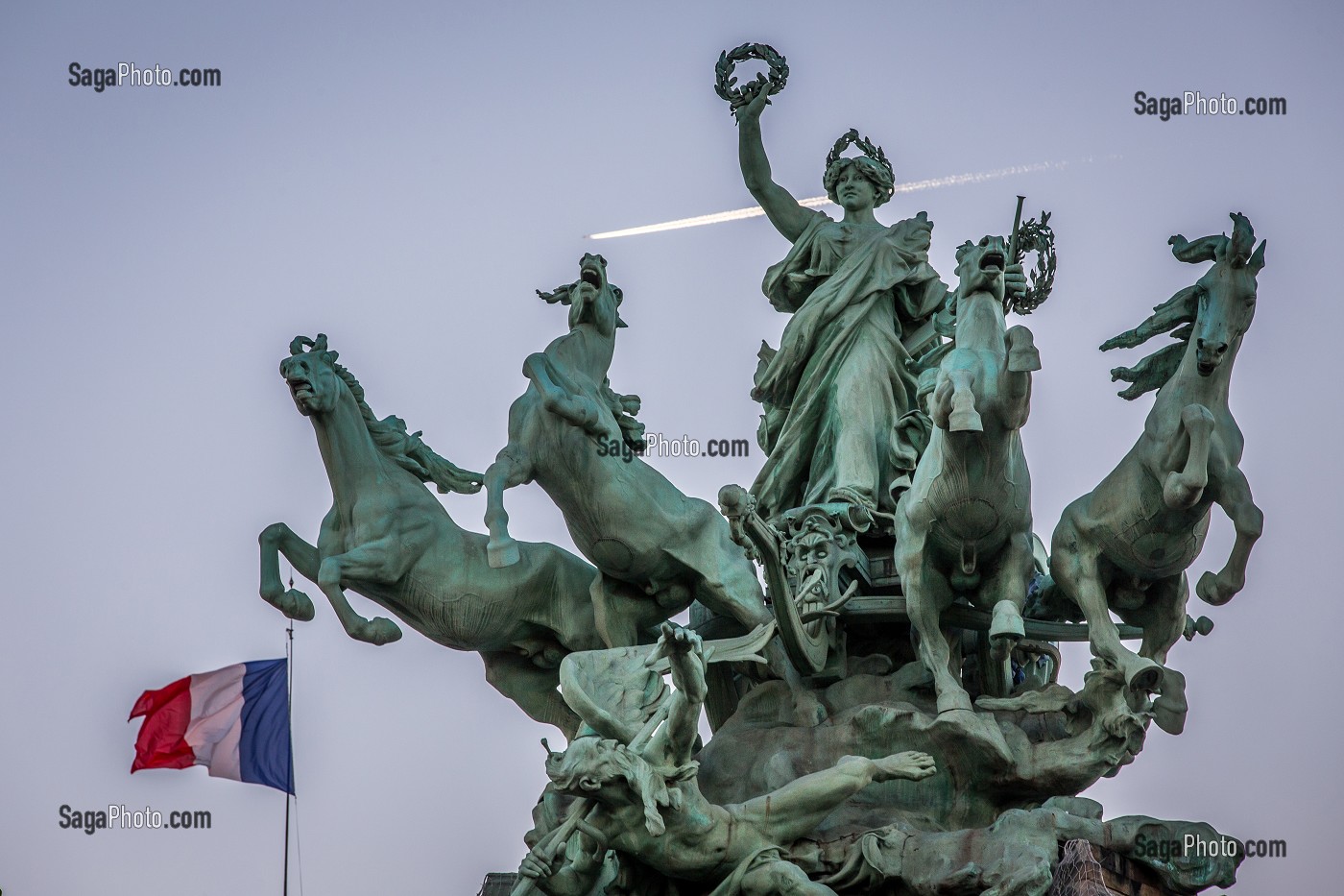 GRAND PALAIS, QUADRIGE DE GEORGES RECIPON, PARIS 