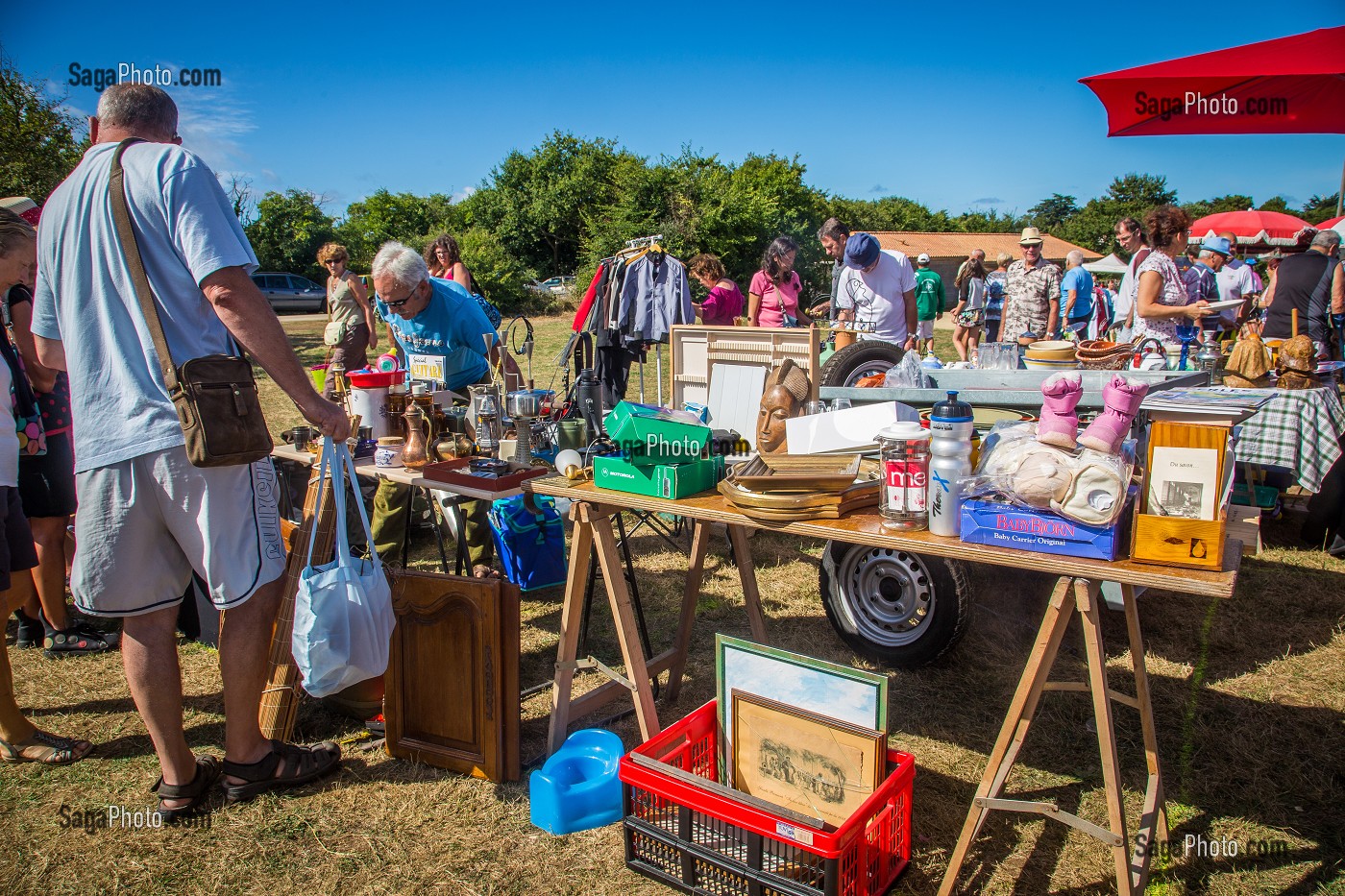 ILLUSTRATION BROCANTE, BRETIGNOLLES SUR MER, (85) VENDEE, PAYS DE LA LOIRE, FRANCE 