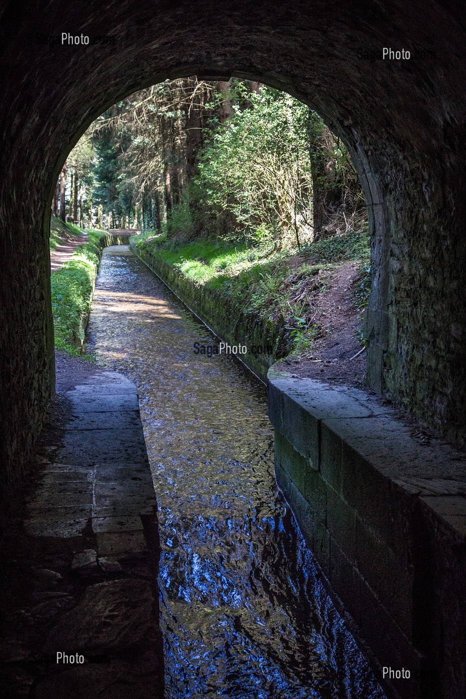 LE CANAL DU MIDI, L'HISTOIRE AU FIL DE L'EAU, LANGUEDOC ROUSSILLON MIDI PYRENEES 
