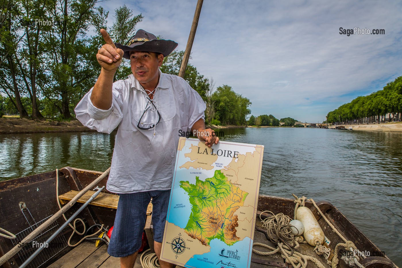 LA LOIRE AU FIL DE L'EAU, (45) LOIRET, REGION CENTRE VAL DE LOIRE, FRANCE 