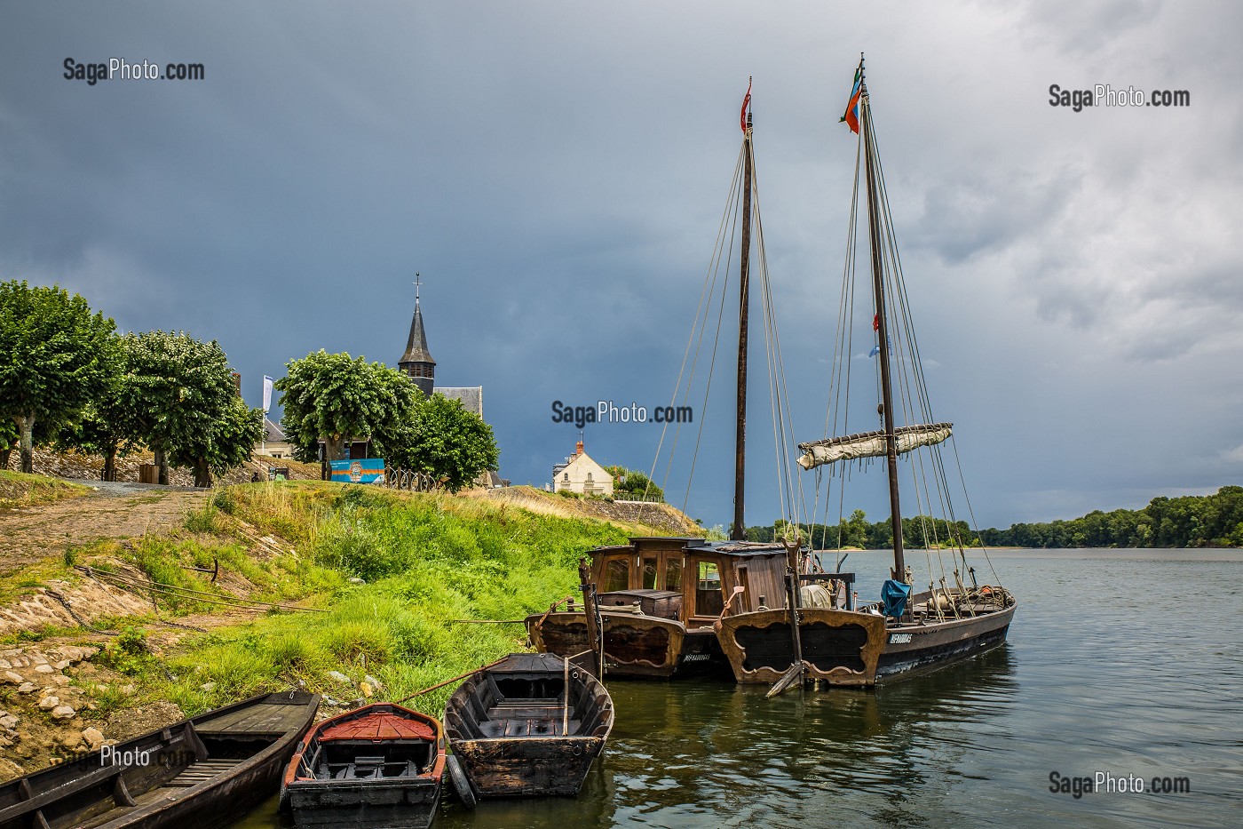 LA LOIRE AU FIL DE L'EAU, INDRE ET LOIRE, (37), REGION CENTRE VAL DE LOIRE, FRANCE 