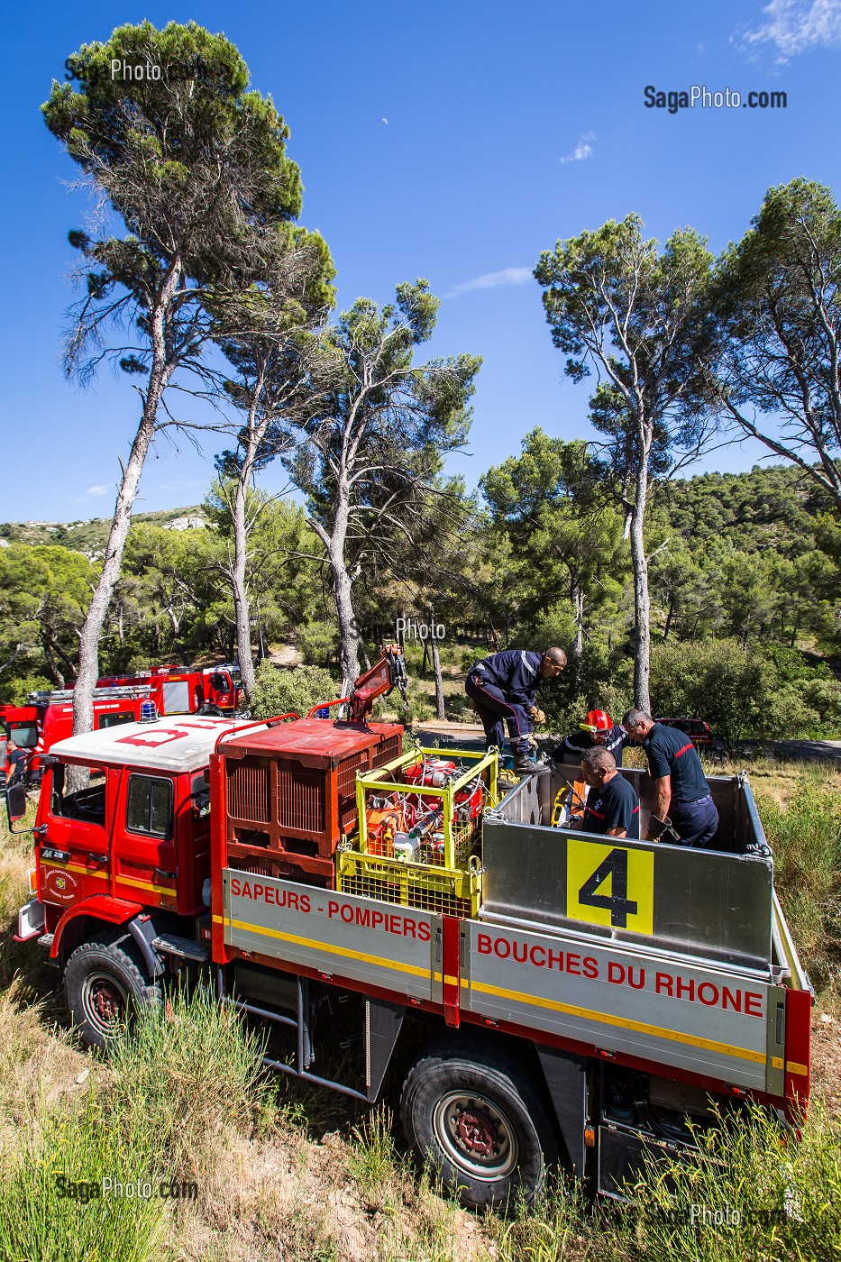 SAPEURS POMPIERS, DETACHEMENT D'INTERVENTIONS HELIPORTES FEU DE FORET 