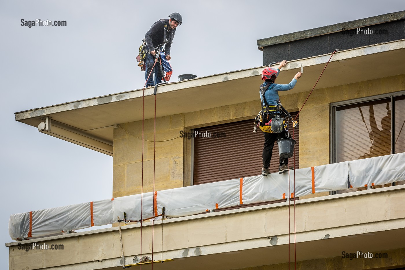 METIERS DU BATIMENT, TRAVAUX ACROBATIQUES 