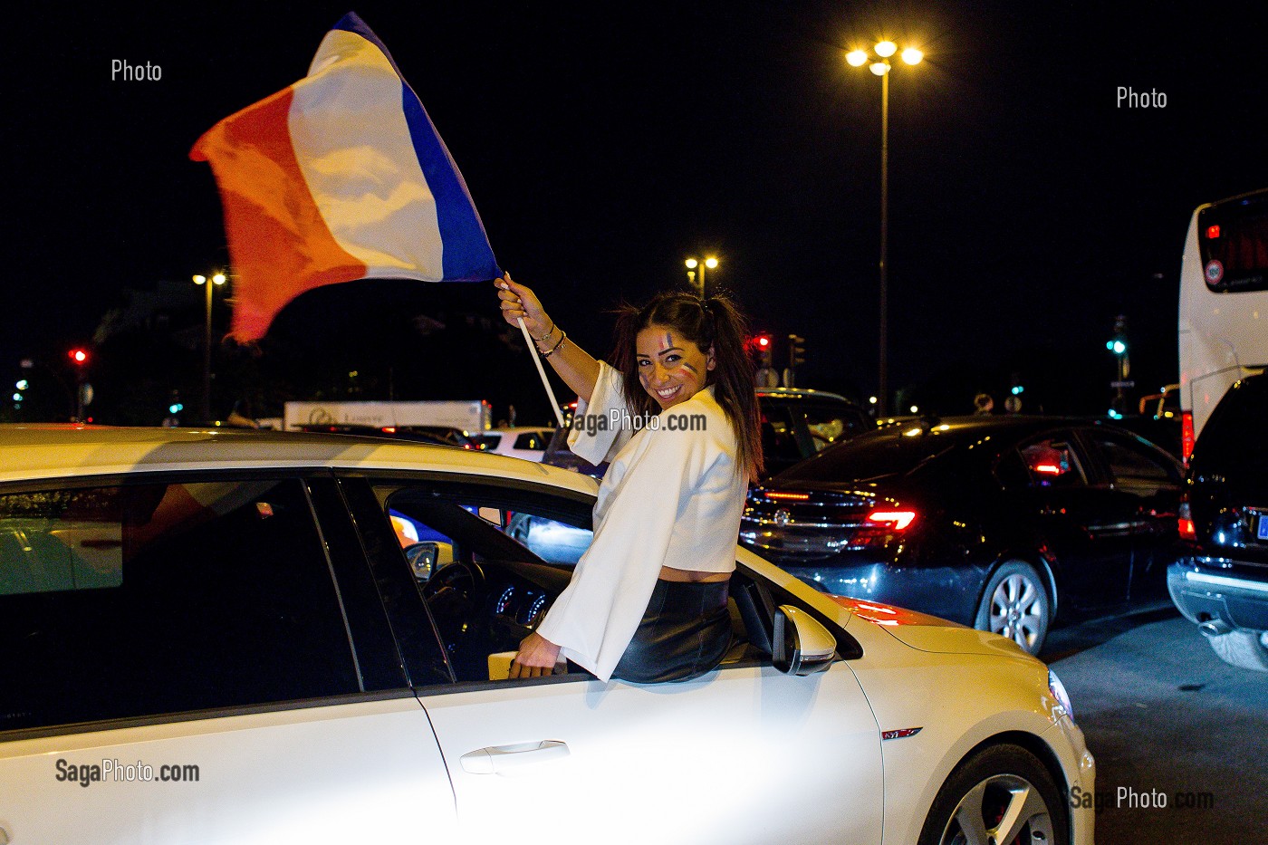 SCENE DE LIESSE APRES LA VICTOIRE DE L'EQUIPE DE FRANCE DE FOOTBALL EN DEMI FINALE, FRANCE - BELGIQUE, PARIS, FRANCE, EUROPE 