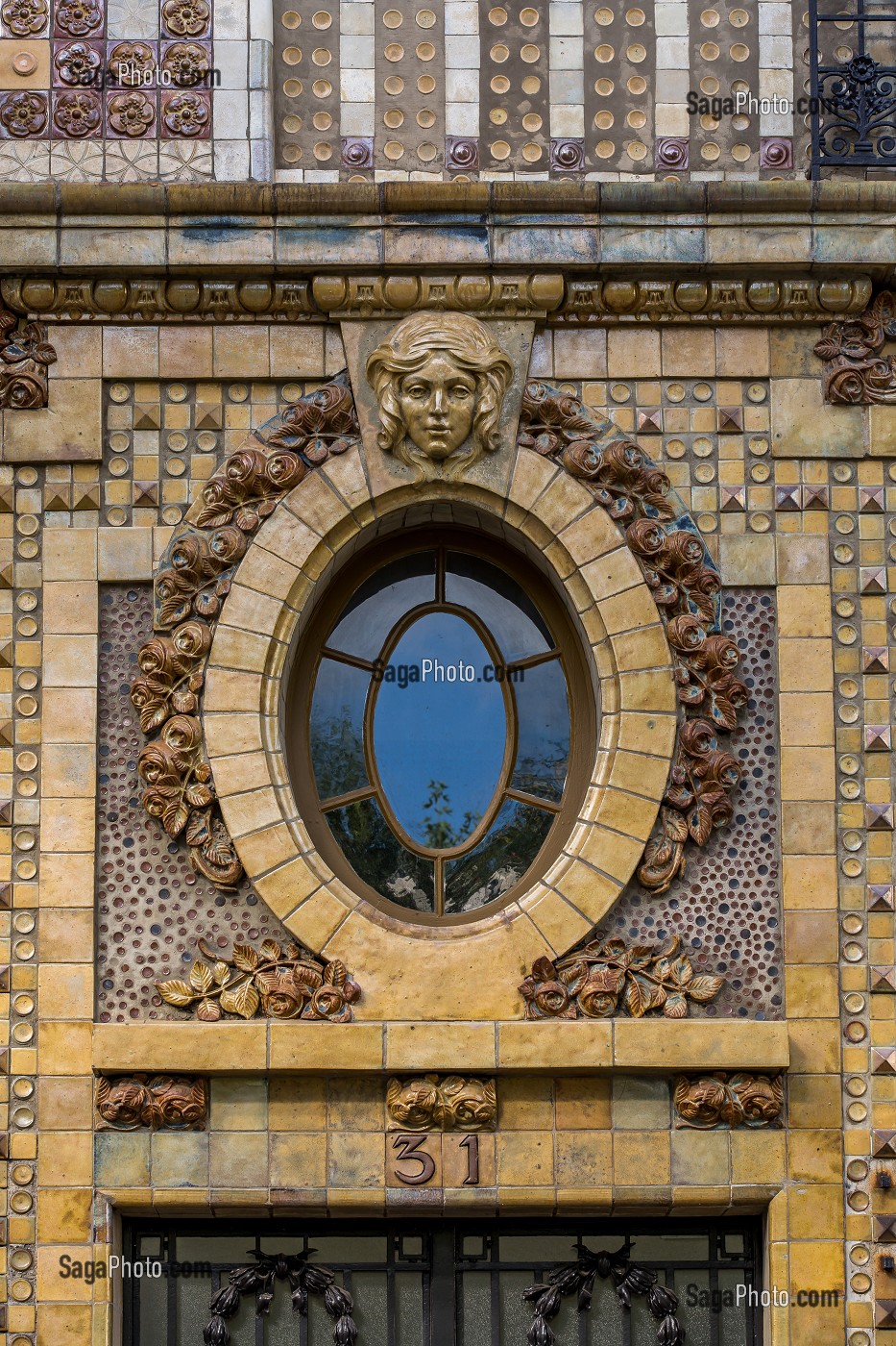 LINTEAU DE PORTE, FACADE IMMEUBLE ART DECO, 31 RUE CAMPAGNE PREMIERE, PARIS, 14EME ARRONDISSEMENT, FRANCE, EUROPE 