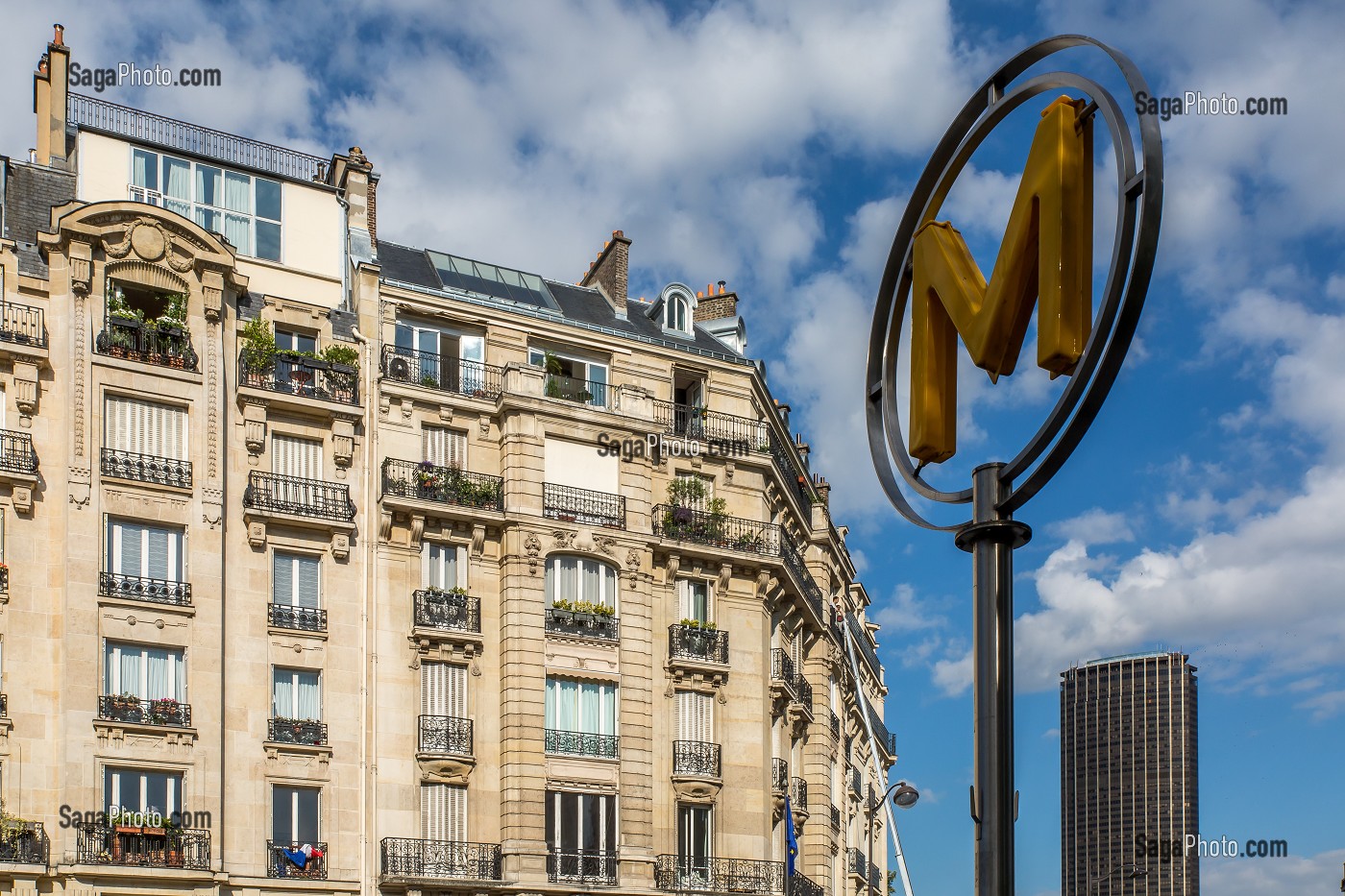 FACADE D'IMMEUBLE BOULEVARD RASPAIL, TOUR MONTPARNASSE, METRO RASPAIL, PARIS, 14EME ARRONDISSEMENT, FRANCE, EUROPE 