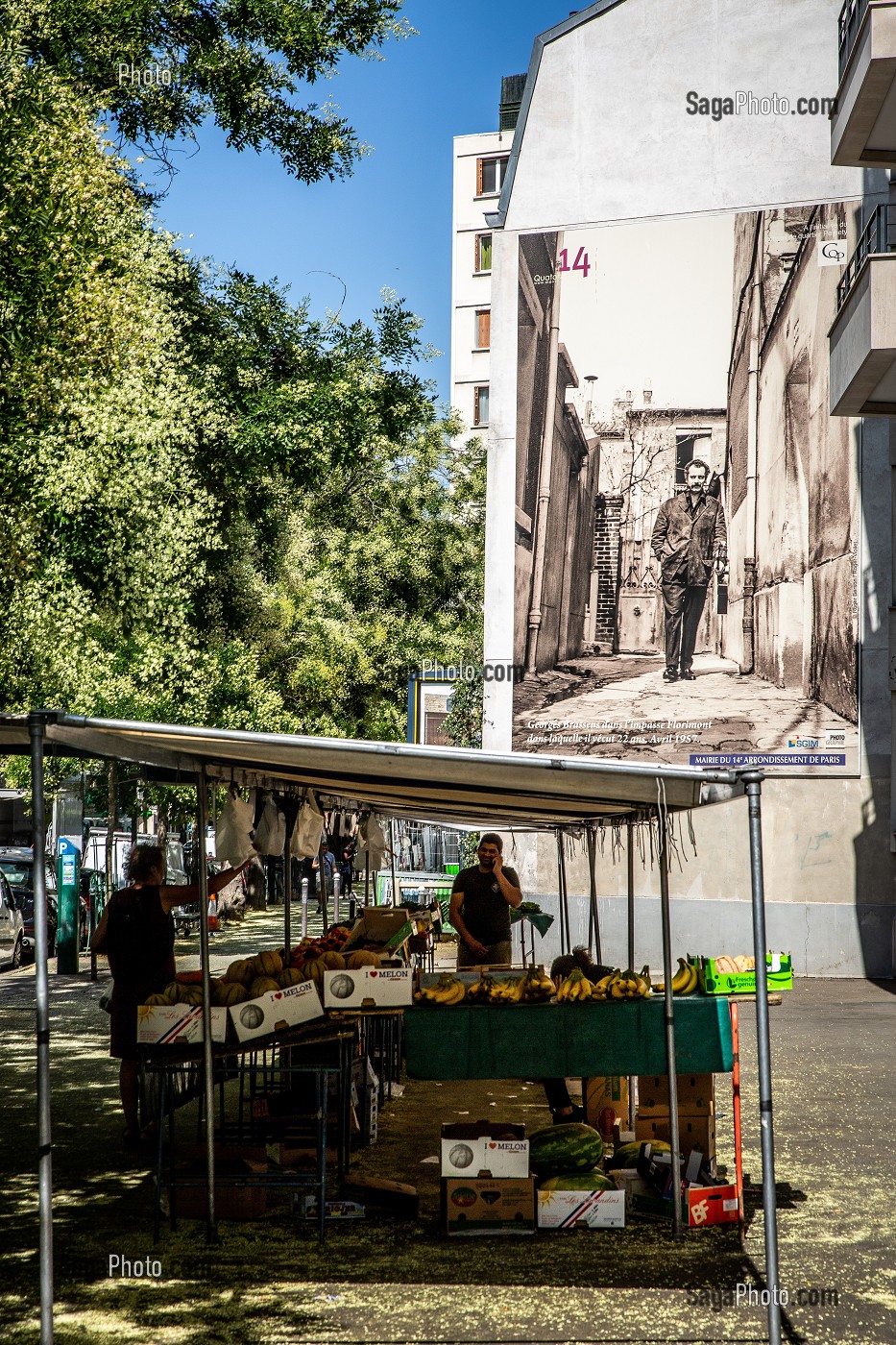 PHOTO DE GEORGES BRASSENS SUR FACADE D'IMMEUBLE A COTE DE L'IMPASSE FLORIMONT OU IL VECU, PARIS, 14EME ARRONDISSEMENT, FRANCE, EUROPE 