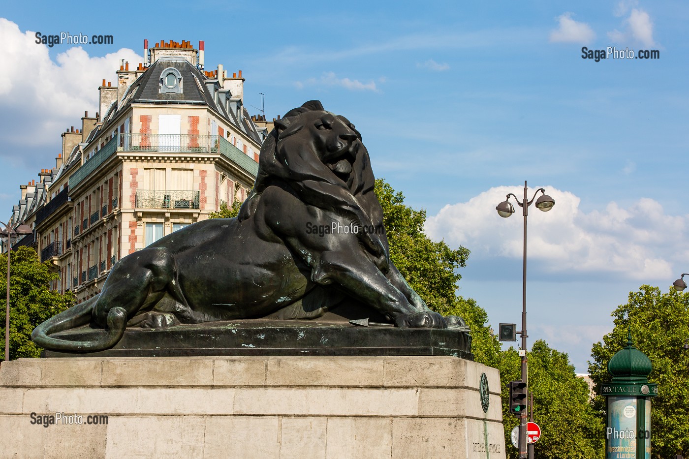 REPLIQUE DU LION DE BELFORT, PLACE DENFERT ROCHEREAU, PARIS, 14EME ARRONDISSEMENT, FRANCE, EUROPE 