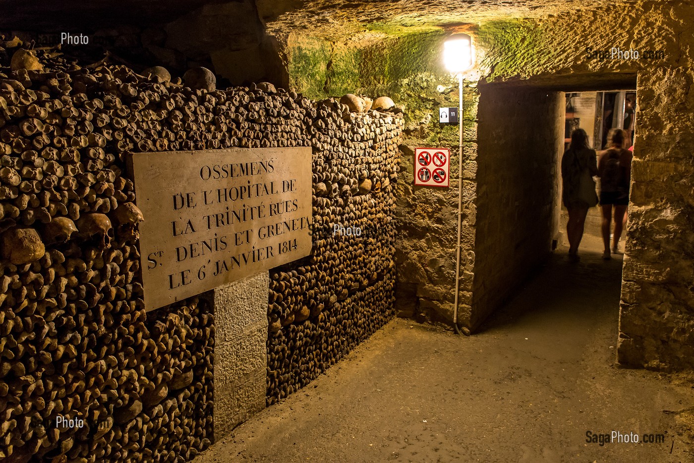 CRANES ET OSSEMENTS DANS LES CATACOMBES DE PARIS, 14E ARRONDISSEMENT, PARIS (75) 